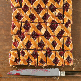 Linzer Schnitten mit Himbeerkonfitüre Linzer Schnitten mit Himbeerkonfitüre