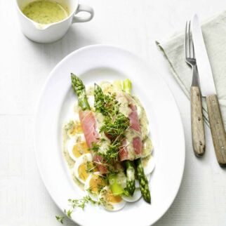 Spargelsalat mit Räucherlachs Spargelsalat mit Räucherlachs