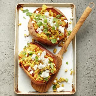 Ofen-Süßkartoffel mit Mais-Topping Ofen-Süßkartoffel mit Mais-Topping