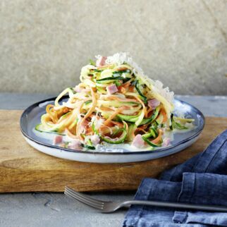 Gemüsenudeln in Frischkäsesauce Gemüsenudeln in Frischkäsesauce