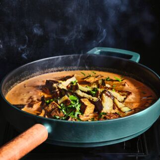 Erdnusscurry mit Tofu und Kaffee Erdnusscurry mit Tofu und Kaffee