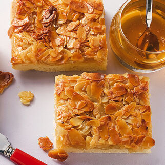 Bienenstich (ungefüllt) Bienenstich (ungefüllt)