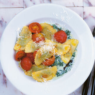 Cappelletti auf Spinat Cappelletti auf Spinat