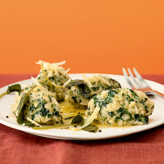 Spinatnocken mit Salbeibutter Spinatnocken mit Salbeibutter