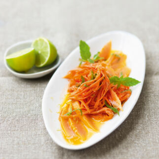 Scharfer Möhren-Papaya-Salat Scharfer Möhren-Papaya-Salat