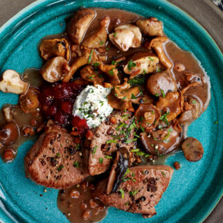 Rehmedaillons mit Pilz-Maronen-Gemüse Rehmedaillons mit Pilz-Maronen-Gemüse