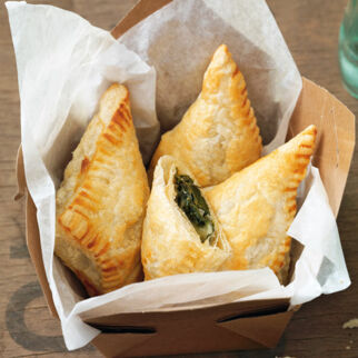 Blätterteigtaschen mit Spinat Blätterteigtaschen mit Spinat