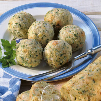 Bayerische Semmelknödel Bayerische Semmelknödel