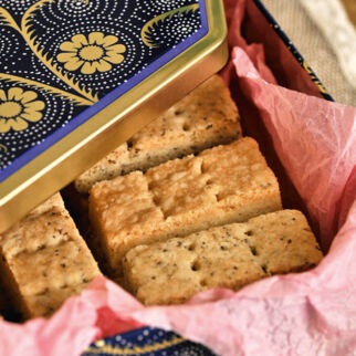 Zweierlei Shortbread mit Vanille, Zitrone und Mohn Zweierlei Shortbread mit Vanille, Zitrone und Mohn