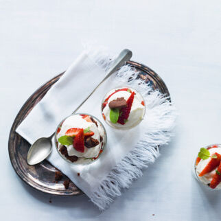 Schnelle Quarkcreme mit Erdbeeren Schnelle Quarkcreme mit Erdbeeren