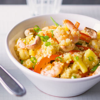 Bunte Quinoapfanne mit Garnelen Bunte Quinoapfanne mit Garnelen