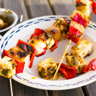 Brotspieße mit Halloumi und Senf-Öl Brotspieße mit Halloumi und Senf-Öl