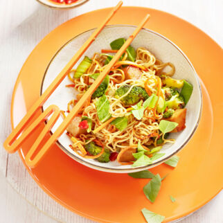 Gebratene Nudeln mit Pak Choi Gebratene Nudeln mit Pak Choi