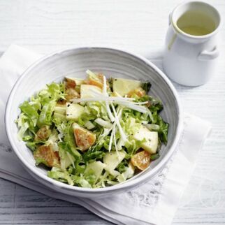 Endiviensalat mit Mandarine und Apfel Endiviensalat mit Mandarine und Apfel