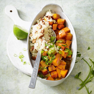 Kürbis-Wok mit Mandel-Couscous Kürbis-Wok mit Mandel-Couscous