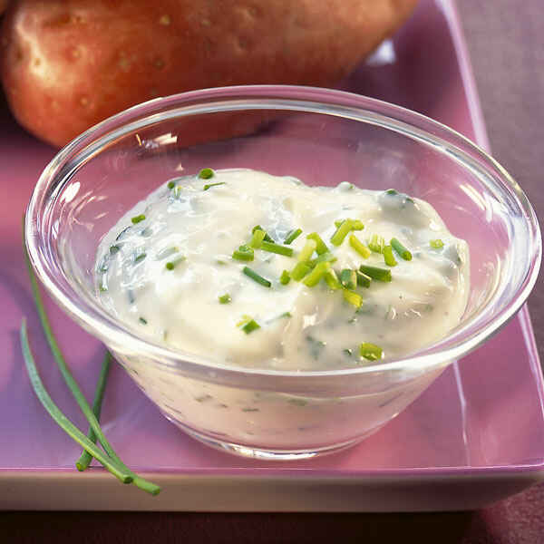 Kartoffel-Kichererbsen-Pfanne mit Schnittlauchquark Rezept | Küchengötter