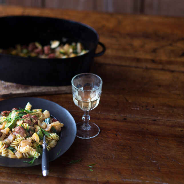 Würstchengulasch mit Paprika und Kartoffeln Rezept | Küchengötter