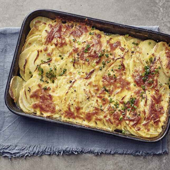 Steckrüben-Kartoffel-Gratin mit geräuchertem Schinken Rezept | Küchengötter