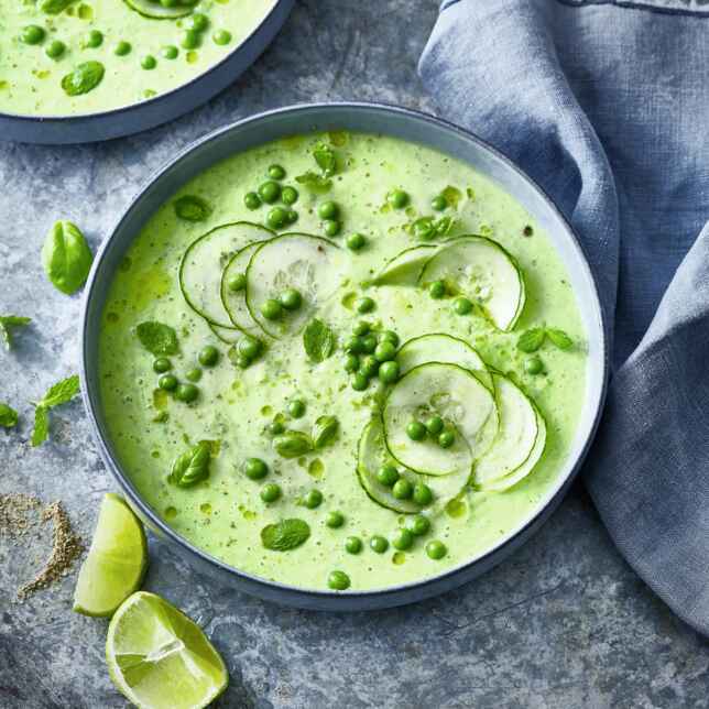 Gurken-Gazpacho mit Buttermilch Rezept | Küchengötter