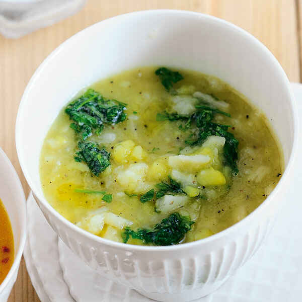 Kartoffel-Lauch-Suppe mit Kräutern Rezept | Küchengötter