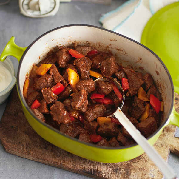 Rahmgulasch mit Paprika Rezept | Küchengötter