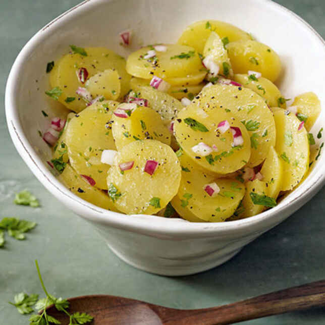 Lauwarmer Kartoffelsalat mit Steinpilzen Rezept | Küchengötter