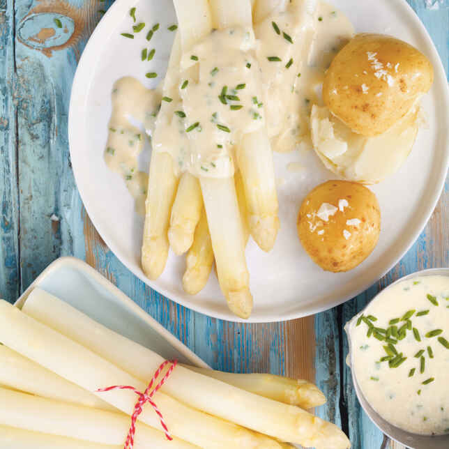 Weißer &amp; Grüner Spargel mit Sauce Hollandaise Rezept | Küchengötter