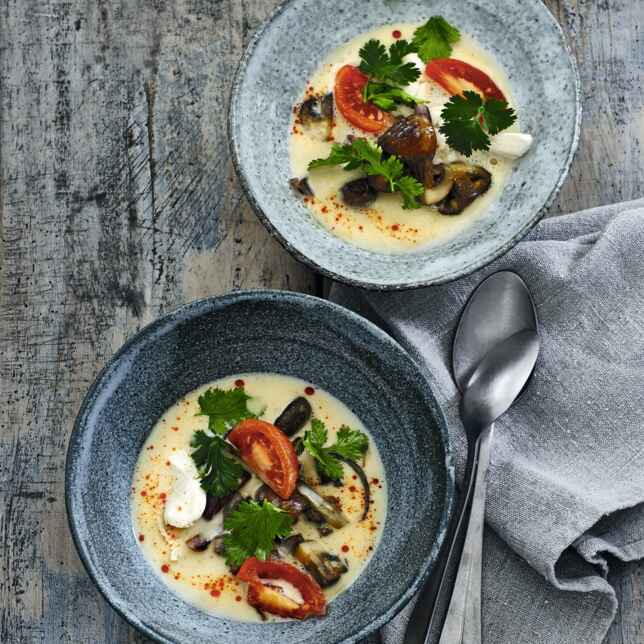 Tomaten-Kokos-Suppe mit Garnelen Rezept | Küchengötter