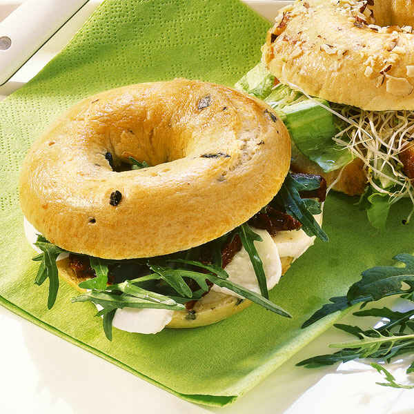 Schinken-Bagels mit Rucola Rezept | Küchengötter