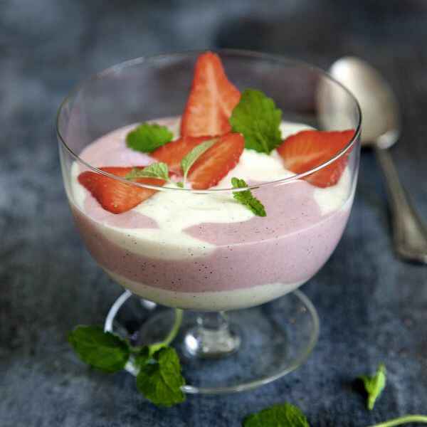 Veganes Trifle mit Erdbeeren und Kokoscreme Rezept | Küchengötter