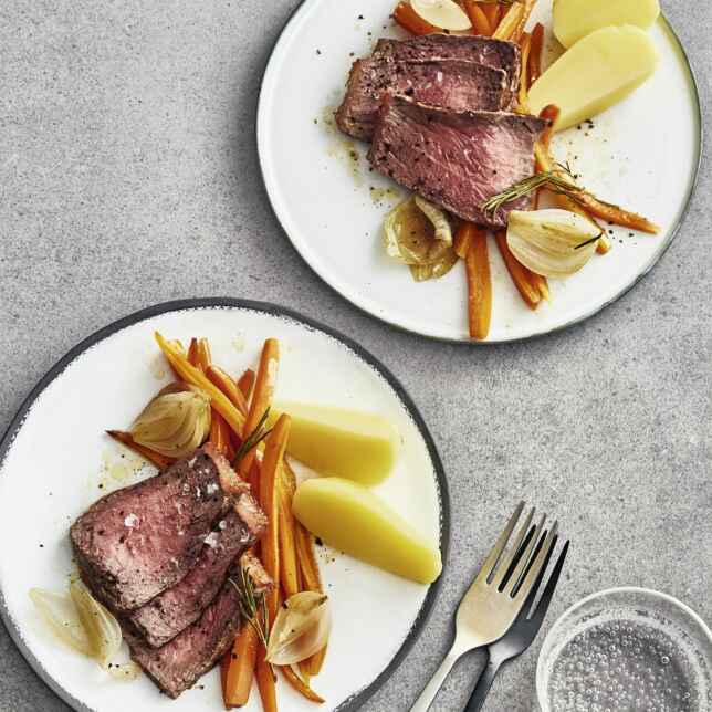 Zartes Senf-Kräuter-Roastbeef Rezept | Küchengötter