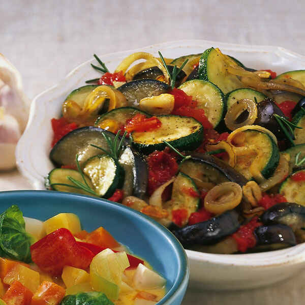 Vegetarische Ratatouille mit Auberginen und Zucchini Rezept | Küchengötter