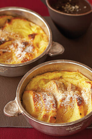 Brotauflauf mit Bischofssauce Brotauflauf mit Bischofssauce