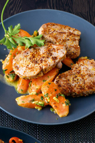 Schweinemedaillons auf Ingwermöhren Schweinemedaillons auf Ingwermöhren