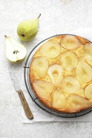 Umgedrehter Birnenkuchen mit Marzipan Umgedrehter Birnenkuchen mit Marzipan