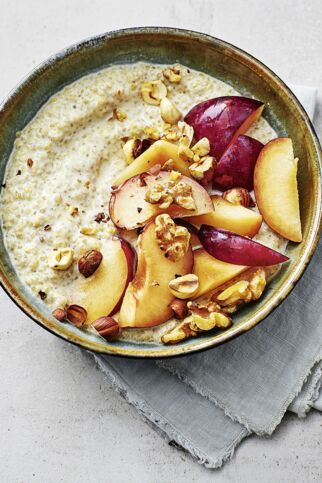 Quinoa-Brei mit Pflaumen Quinoa-Brei mit Pflaumen