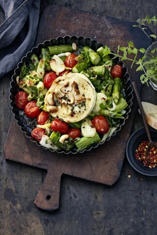 Grüner Spargel mit Ziegenkäse aus dem Ofen Grüner Spargel mit Ziegenkäse aus dem Ofen