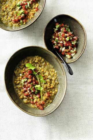 Linsensuppe mit Koriander-Salsa Linsensuppe mit Koriander-Salsa