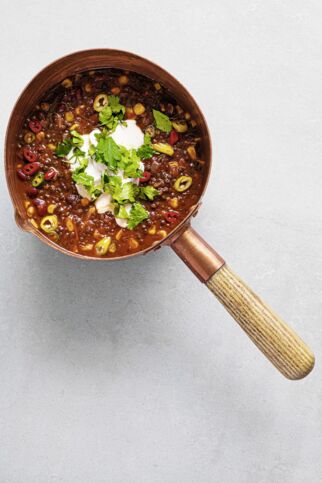 Chili mit schwarzen Linsen Chili mit schwarzen Linsen