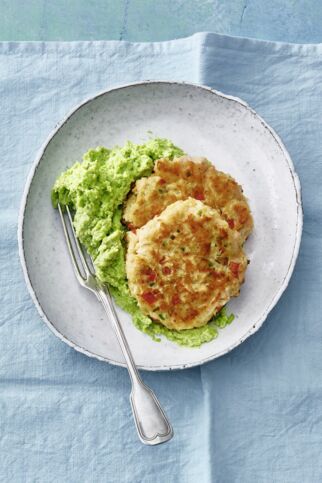 Lachsküchlein mit Edamamestampf Lachsküchlein mit Edamamestampf