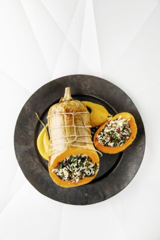 Gefüllter Kürbisbraten mit Orangen-Nuss-Sauce Gefüllter Kürbisbraten mit Orangen-Nuss-Sauce