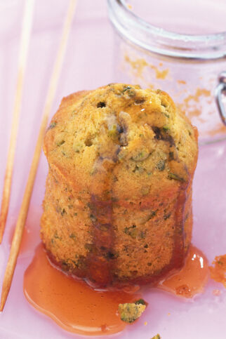 Pistazien-Kuchen aus dem Glas mit Rosenwasser Pistazien-Kuchen aus dem Glas mit Rosenwasser