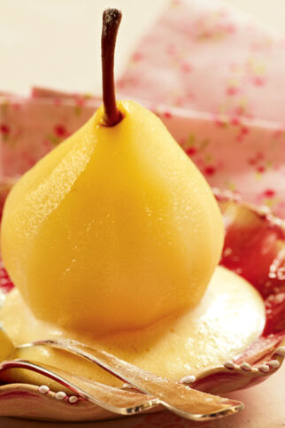 Gedünstete Birne mit Wein-Sabayon Gedünstete Birne mit Wein-Sabayon