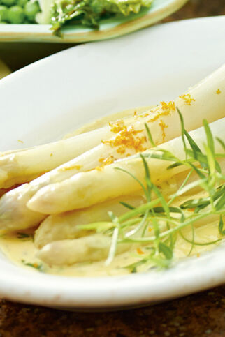 Spargel mit Orangen-Hollandaise Spargel mit Orangen-Hollandaise