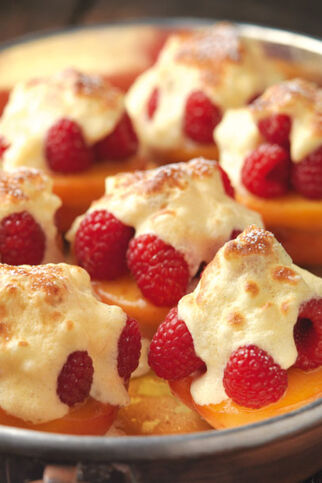 Warmer Reisauflauf mit Himbeeren und Pfirsichen Warmer Reisauflauf mit Himbeeren und Pfirsichen