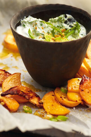 Steckrüben-Wedges mit Spinatjoghurt Steckrüben-Wedges mit Spinatjoghurt