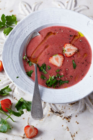 Gazpacho mit Erdbeeren Gazpacho mit Erdbeeren