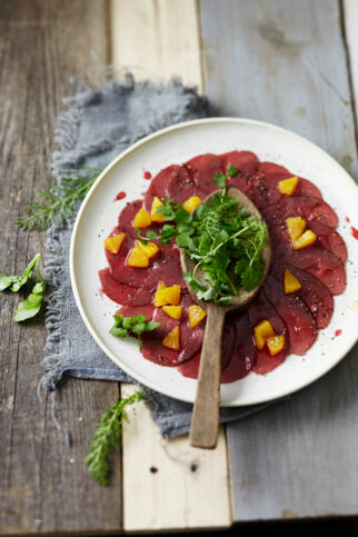 Wildcarpaccio mit Beeren-Orangen-Salsa Wildcarpaccio mit Beeren-Orangen-Salsa