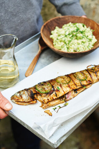 Grillforelle mit Gurkentatar Grillforelle mit Gurkentatar