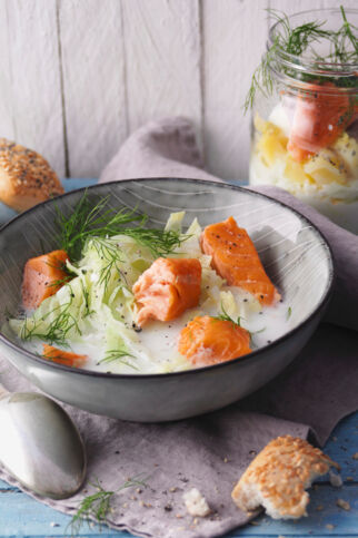 Spitzkohlsuppe mit Lachs Spitzkohlsuppe mit Lachs